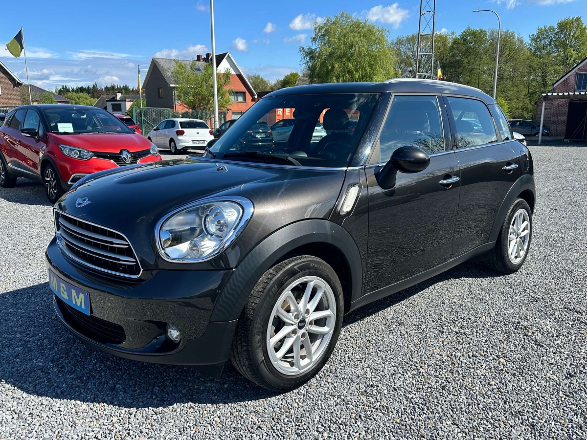 Mini Cooper Countryman 1.6i ** pano dak/navigatie ** 12 m garantie **